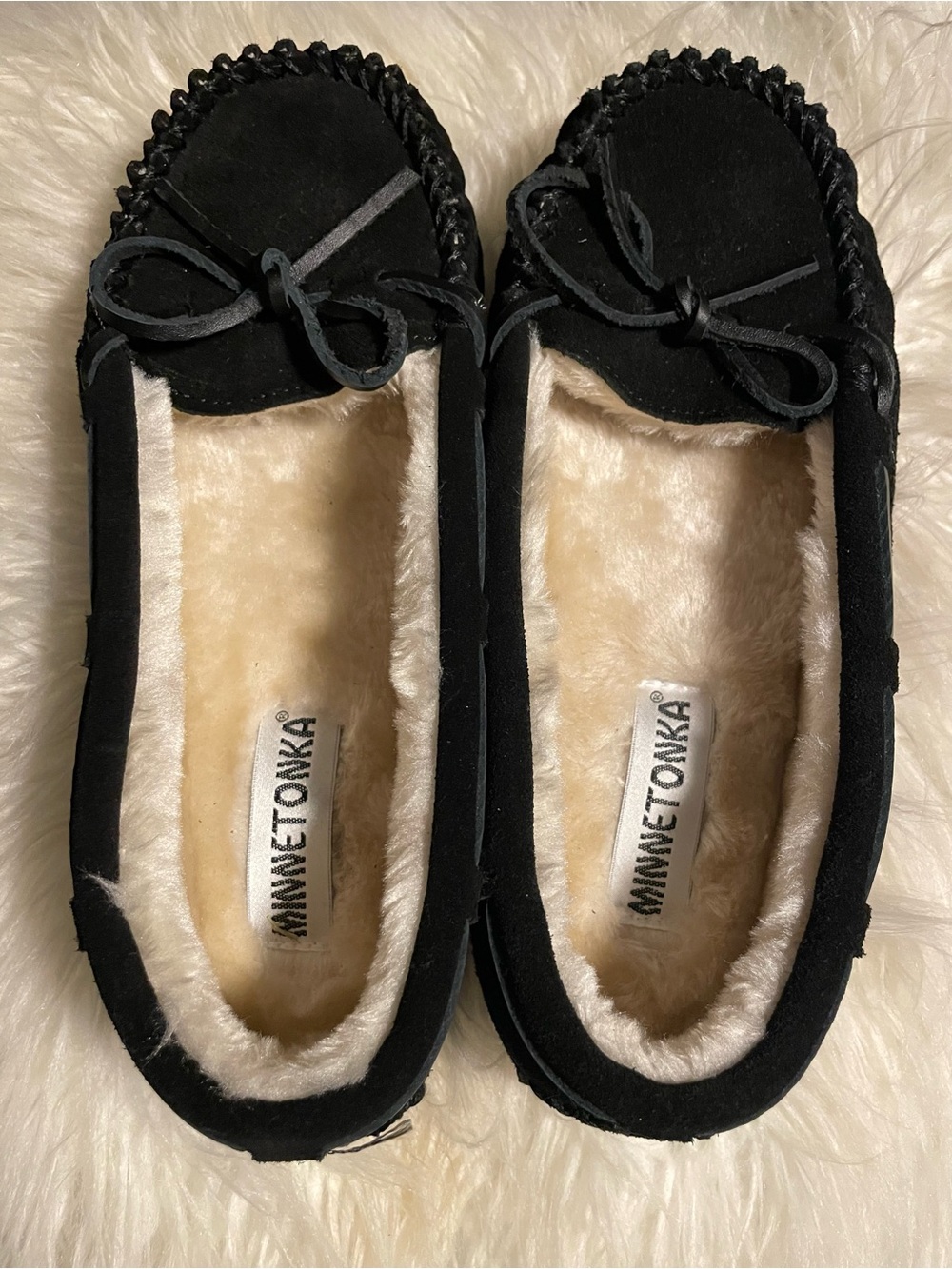 Minnetonka brand new Black Suede Moccasin Slippers with Bow